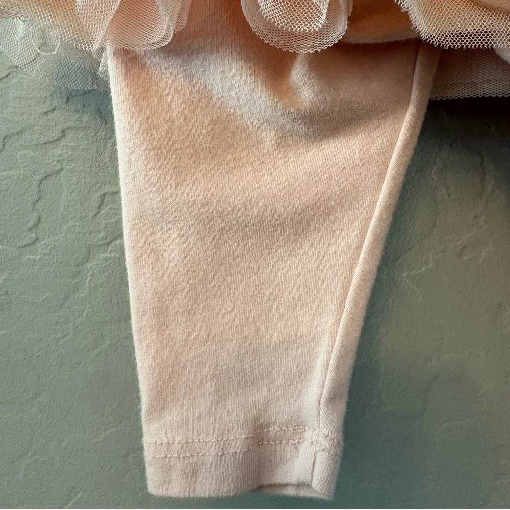 Baby gap light pink leggings with rosette tutu skirt size 0-3 months